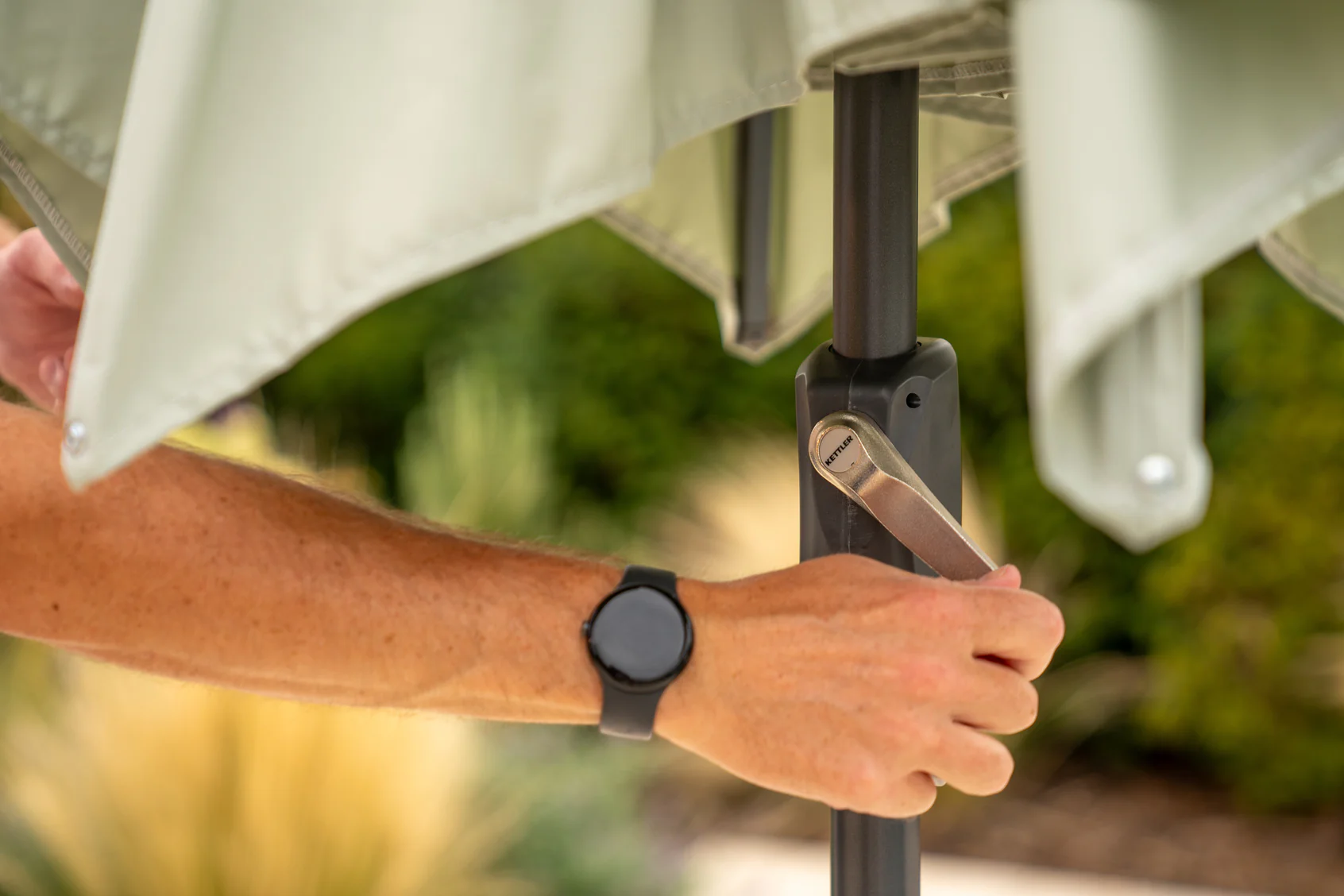 2.5M Wind Up Parasol with Auto Tilt & Night Cover - Image 9