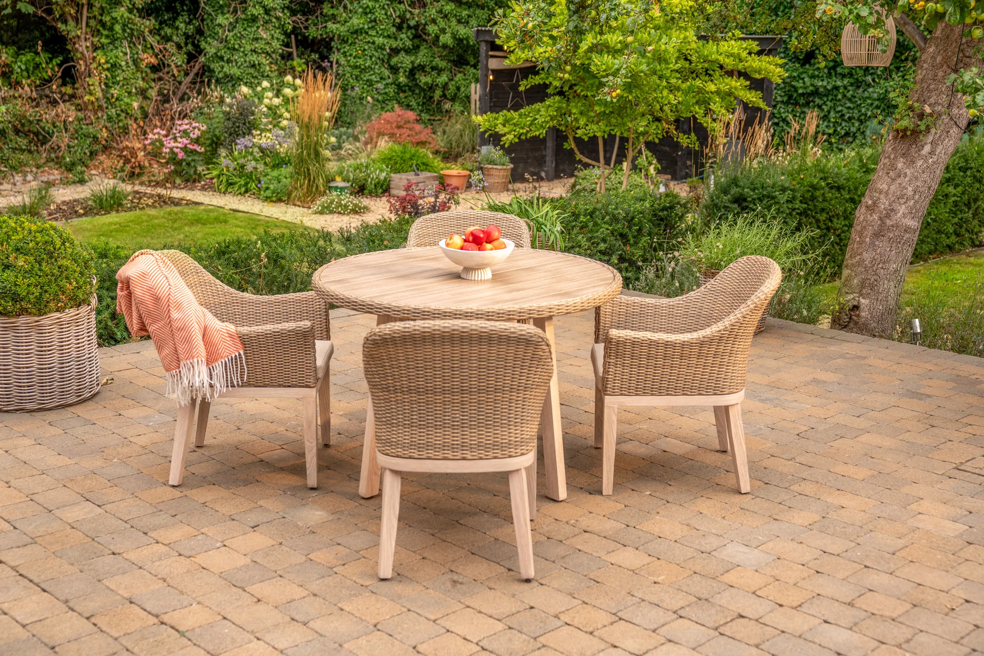Avora 4 Seat Wicker Dining Set - Image 5