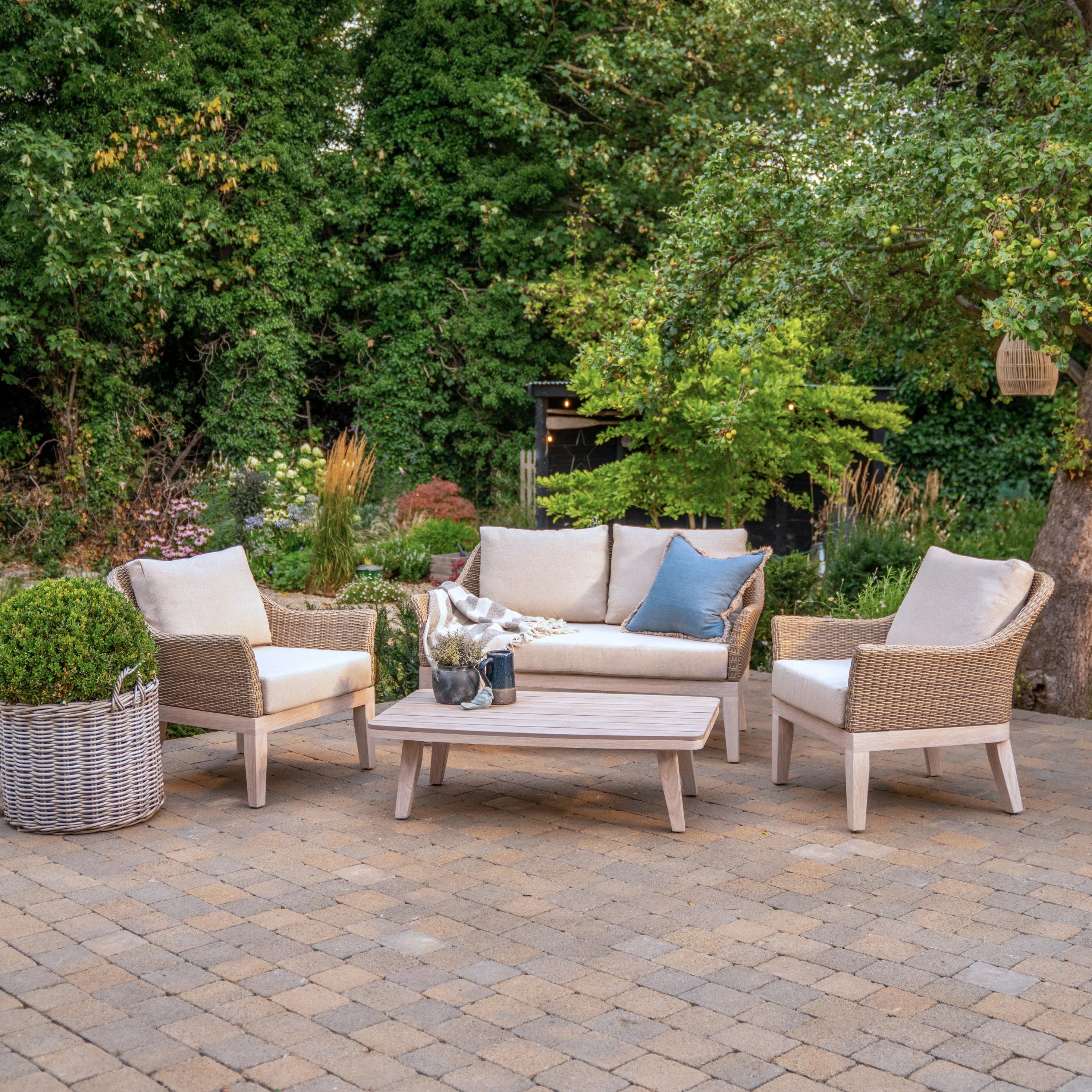 Avora 4 Seat Wicker Lounge Set with Wood Effect Tabletop