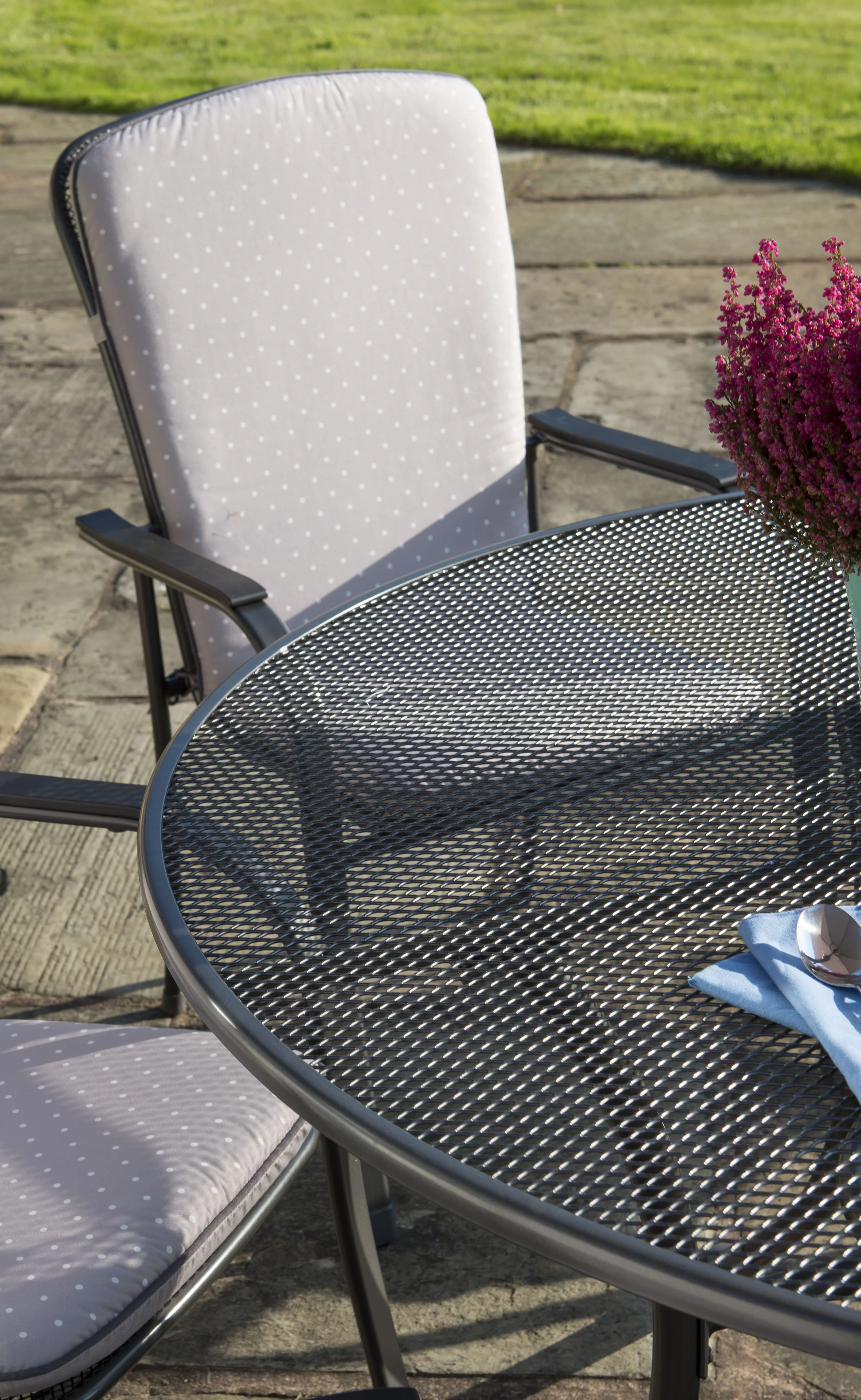 Bonella 6 Seat Mesh Dining Set with Cushions and 135cm Round Table - Image 2