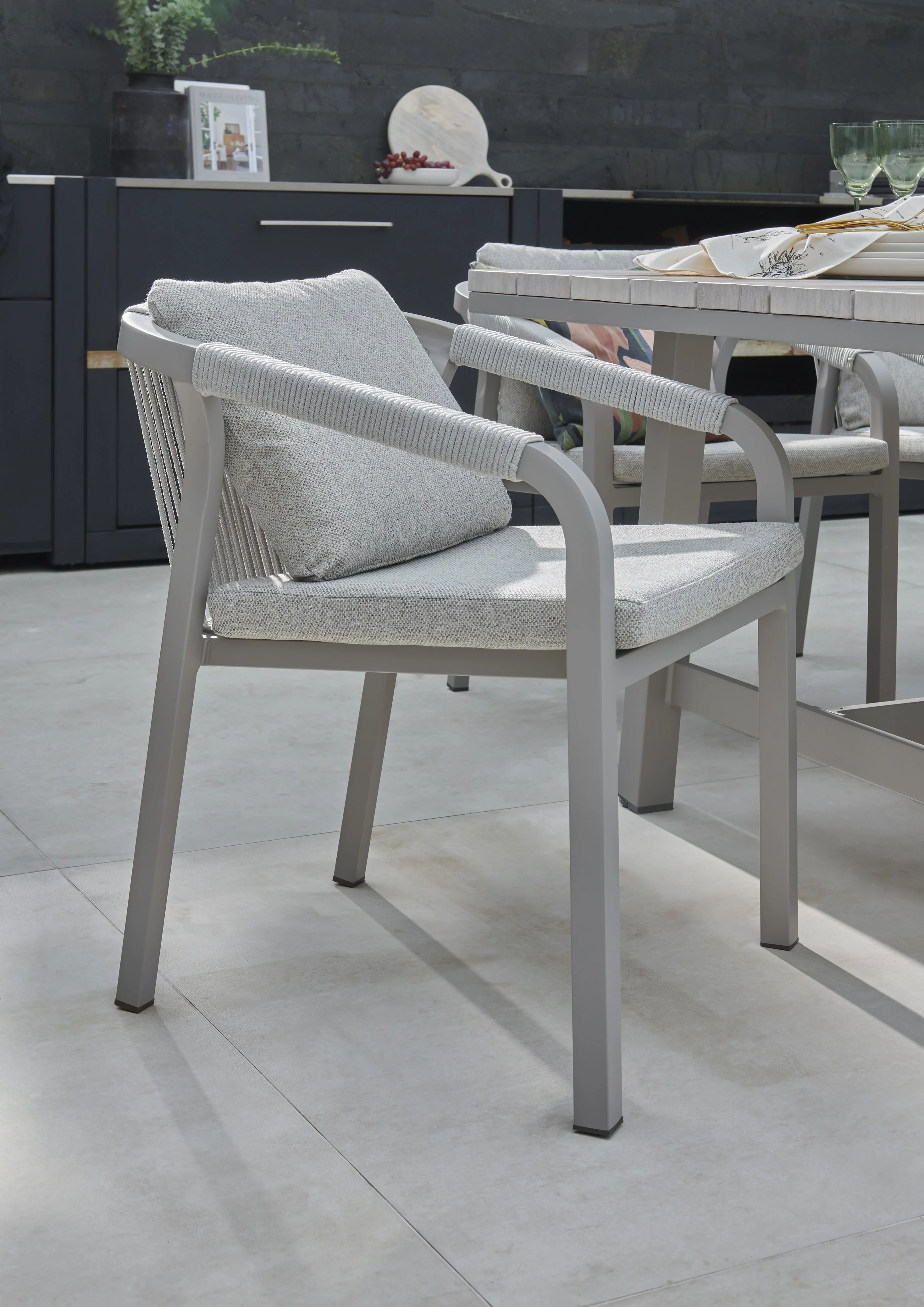 Como 6-Seat Dining Set - Image 6