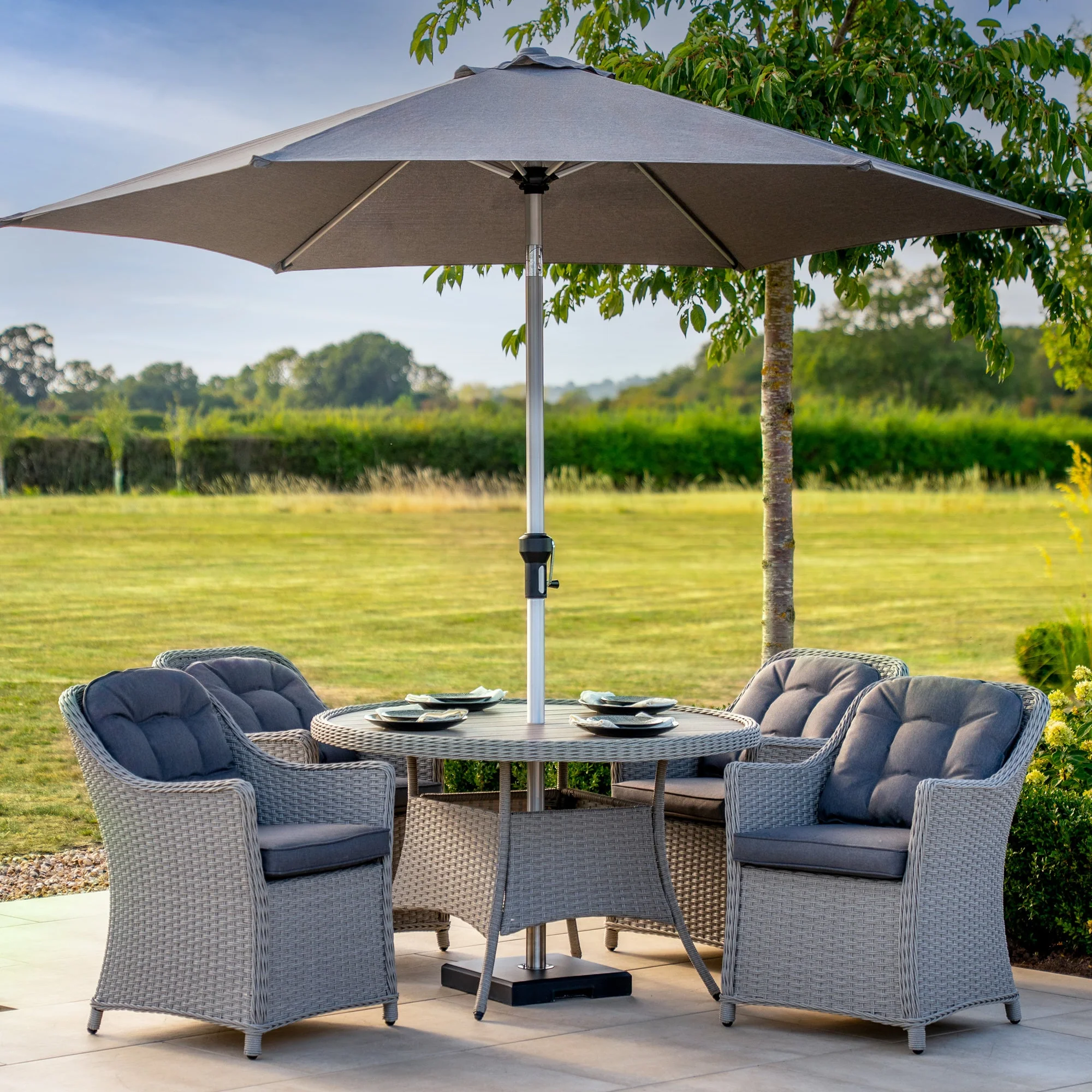 Foxley 4 Seat Dining Set with 120cm Round Table including Parasol and Base - Image 5