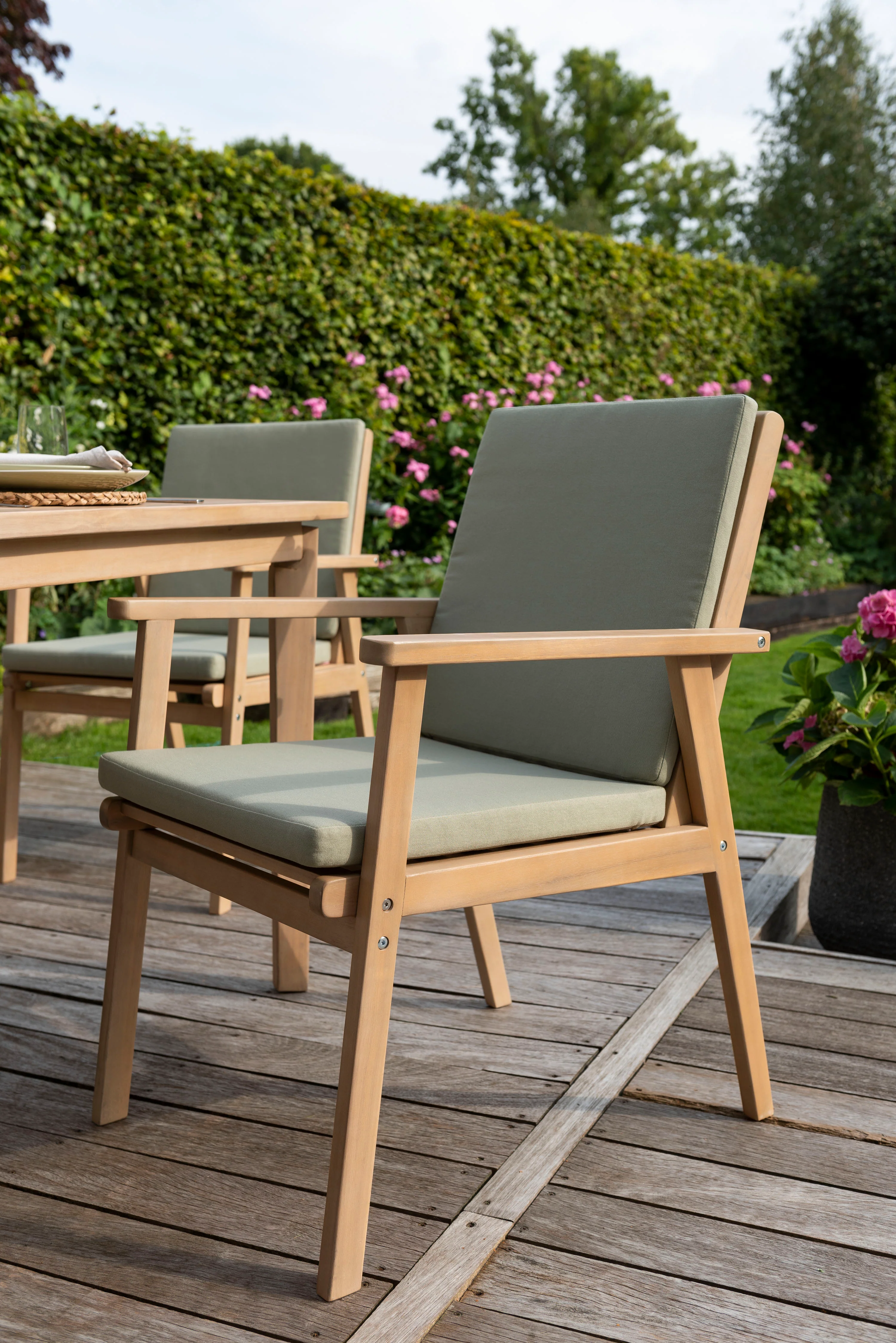 Hampton 6-Seat FSC Acacia Wood Dining Set - Image 3