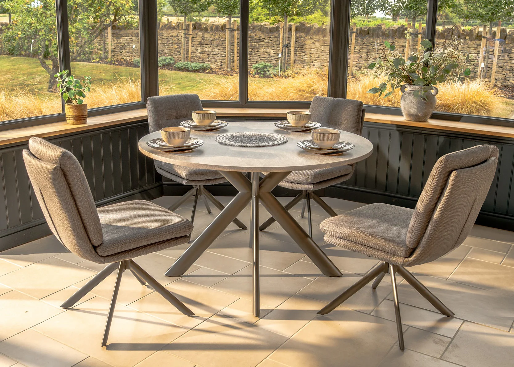 Boston Round Table heat resistant melamine table - Light Grey - Image 5