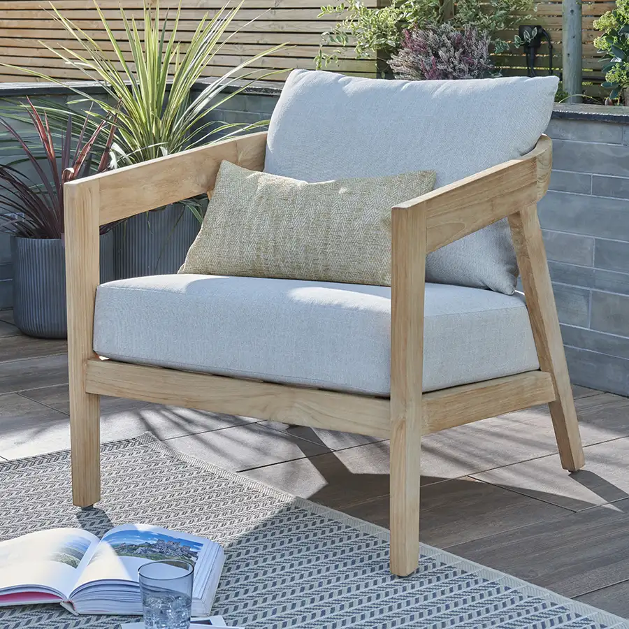 Kubu Lounge Chair