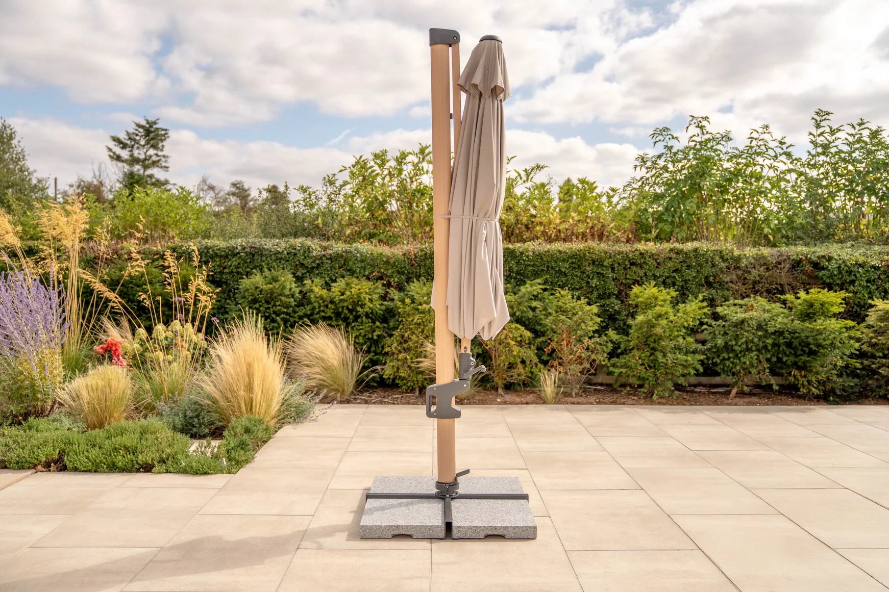 Luna 3m Round Cantilever Parasol with Granite Base & Night Cover - Image 6
