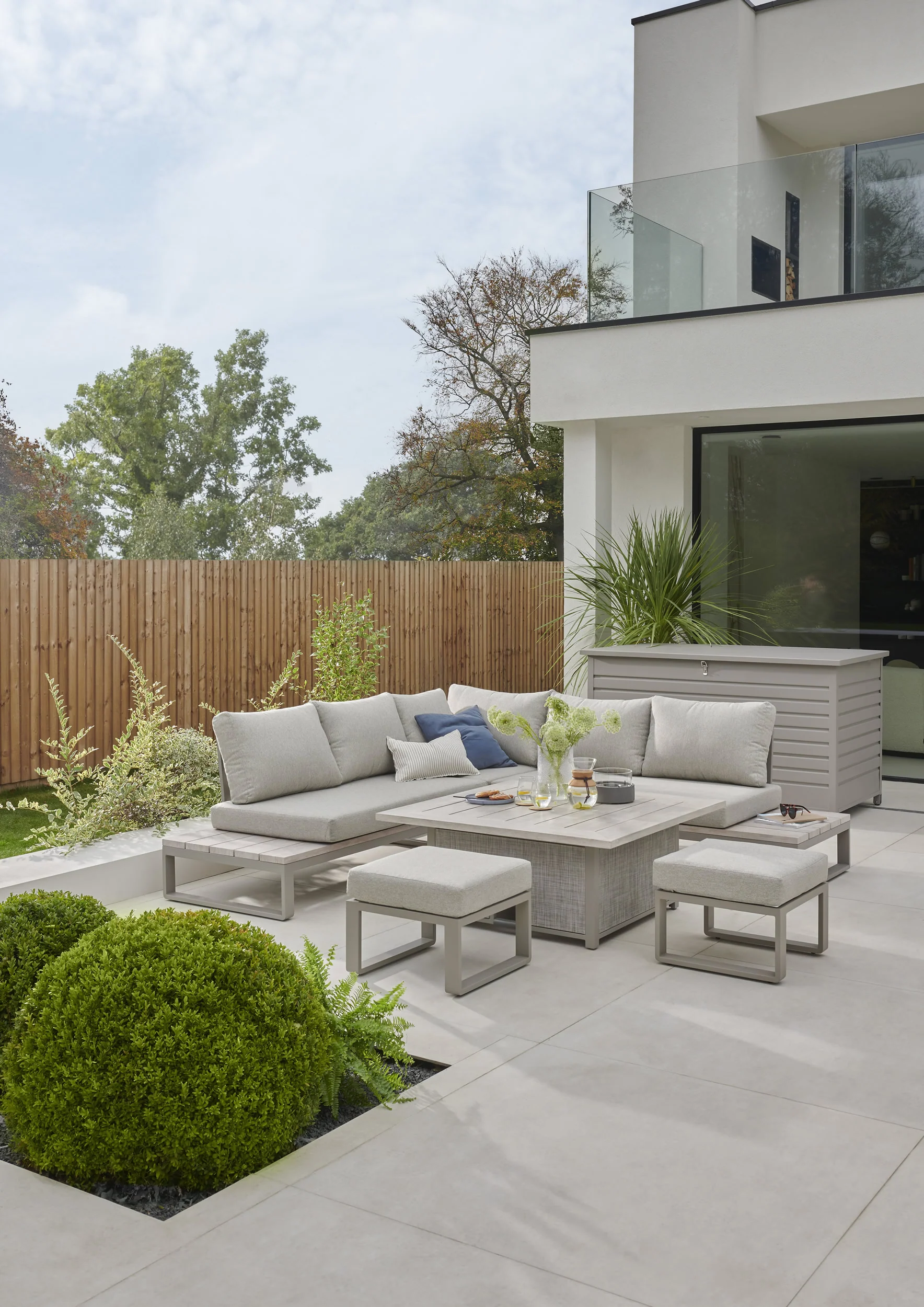 Marina Corner Lounge with High/Low Table - Image 4