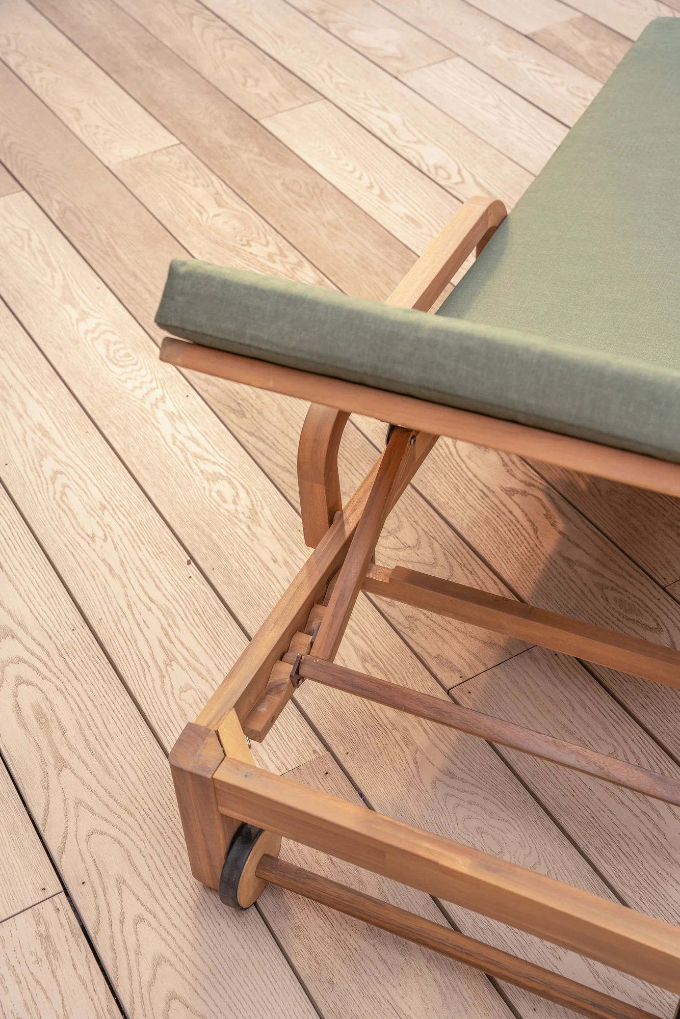 Meadow Sunlounger - Image 3