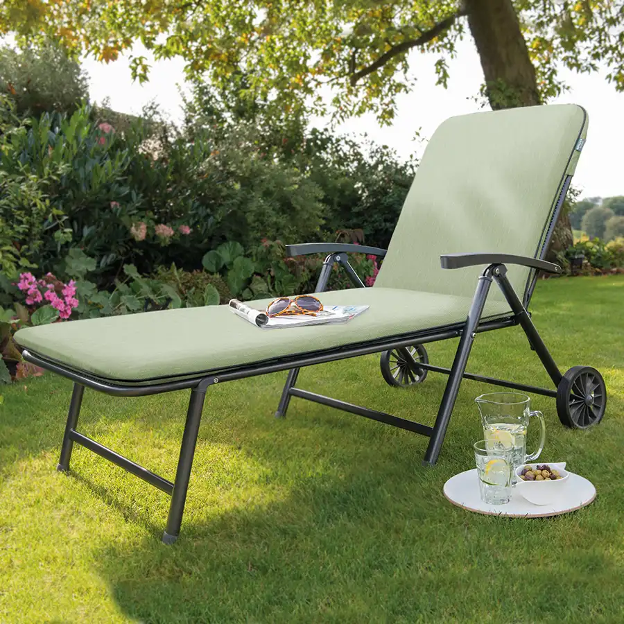 Novero Sun Lounger - Image 3