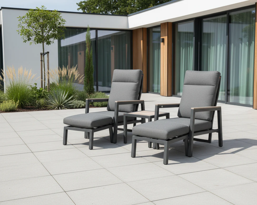 Tudor Companion Set with 2 Reclining Chairs & Stools - Image 3